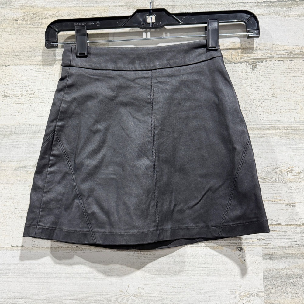 GB Girls Faux Leather Mini Skirt Size 7 Black Exposed Zipper Edgy EUC